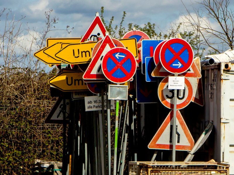 Thüringen Ortseingangsschilder.jpg
