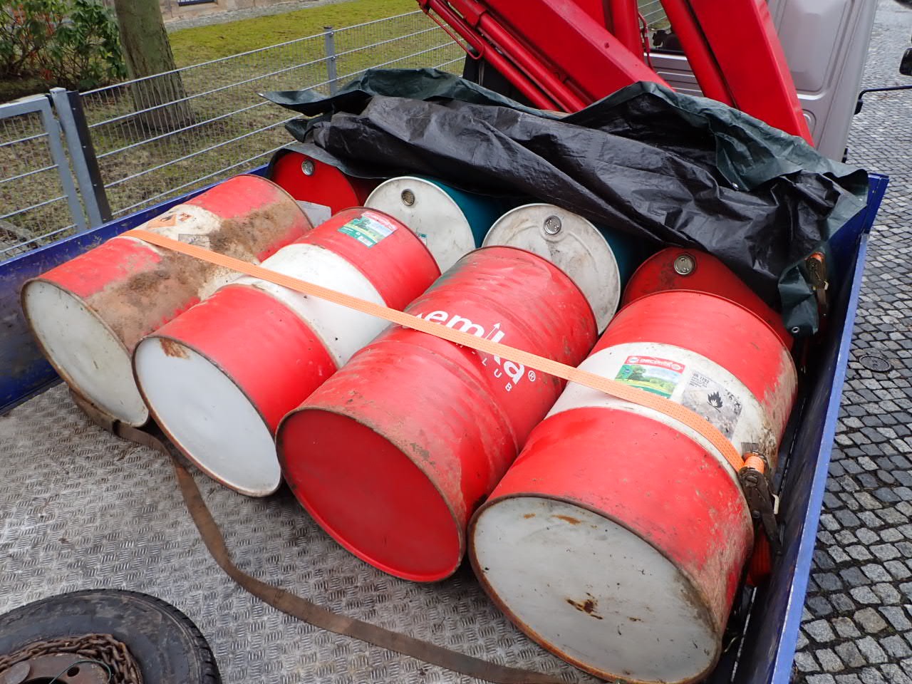 Sparfuchs befüllte mehrere Fässer mit polnischem Diesel und nahm Fahrt auf nach Thüringen. Doch weit kam er damit nicht. 