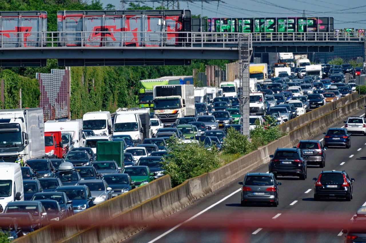 Rasante Fahrt eines Thüringers endet mit einer Vollsperrung auf der A3! Doch die Autofahrer sind nicht die einzigen Leidtragenden der Aktion. (Archivbild)