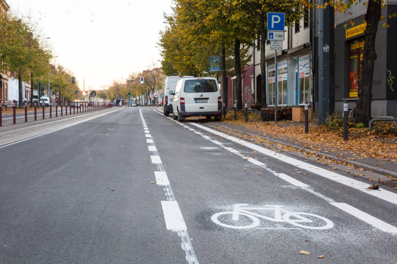 Viele Thüringer fordern mehr Radwege von der Politik. (Archivbild)