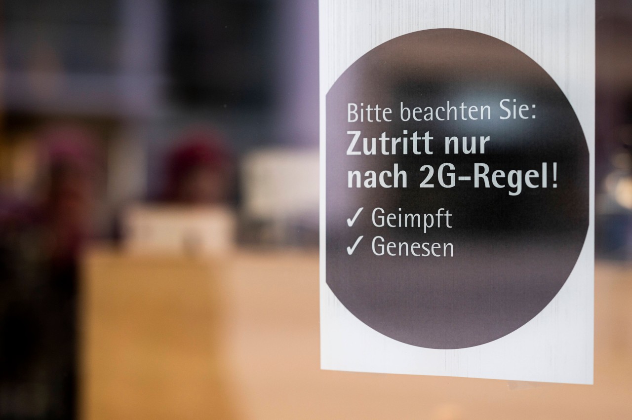 In Regionen mit hohe Sieben-Tage-Inzidenz könnte die 2G-Regel in Gaststätten bald nicht mehr ausreichen.  