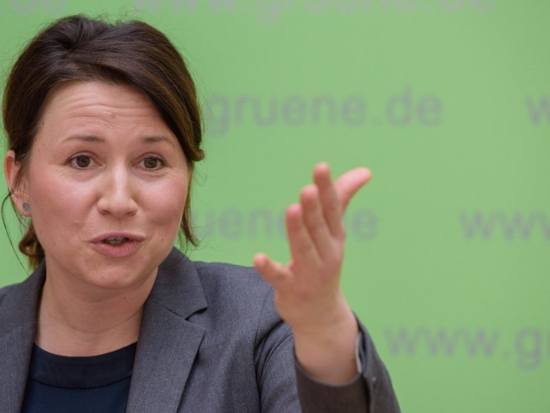 76027627 grüne3.jpg