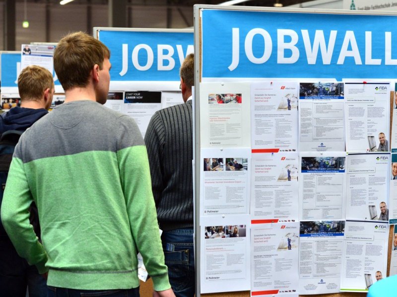 Ausbildung Stellenangebote an der sogenannten "Jobwall".