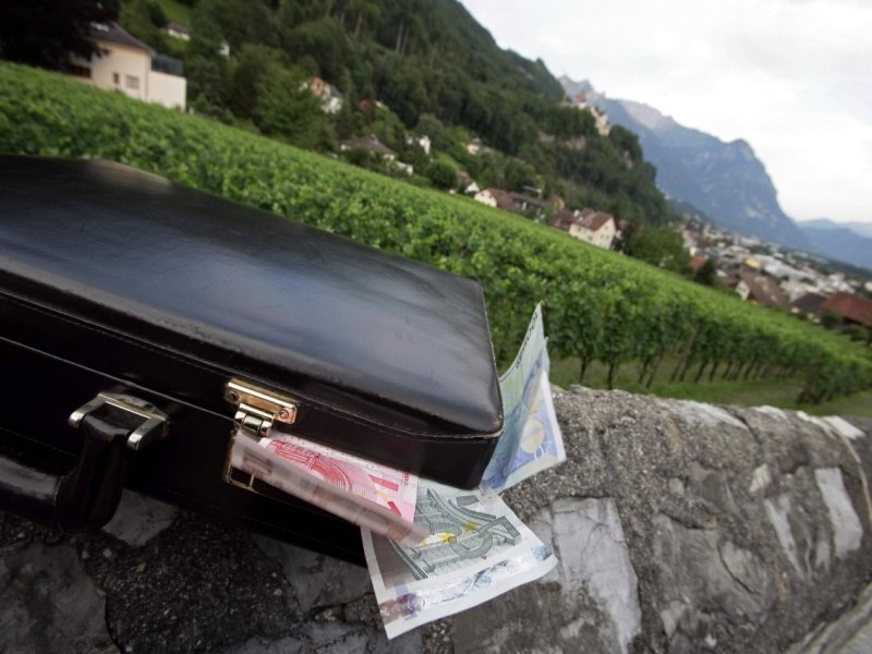 Betrüger Geldkoffer Bargeld Abzocker Enkeltrick