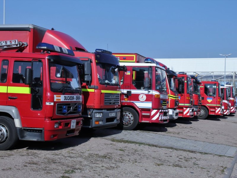 Britischer Feuerwehrkonvoi in Erfurt.JPG