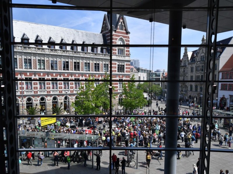 Erfurt Demo Fridays for Future Neonazis.jpg
