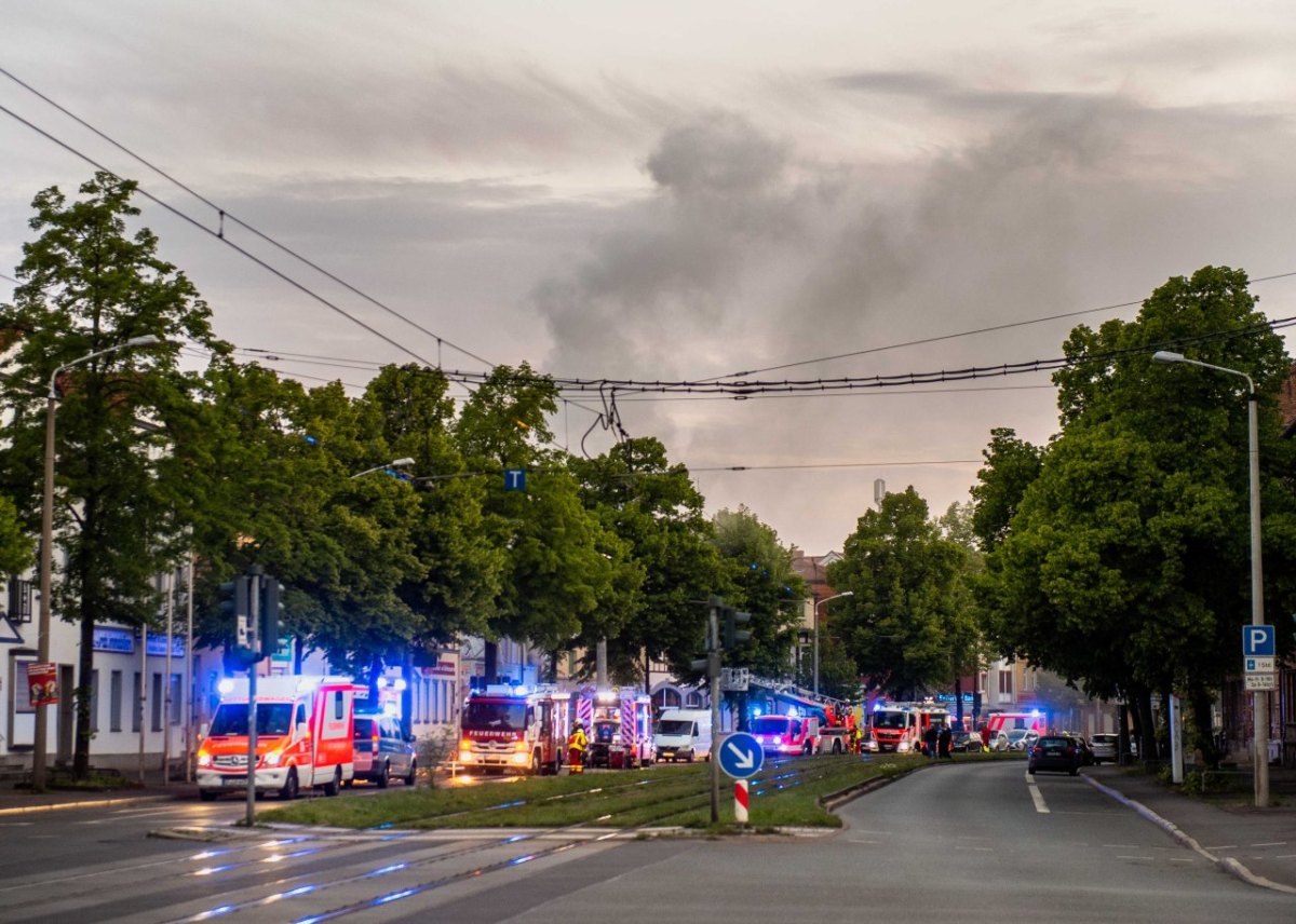 Erfurt Feuer schwanger (6).jpg