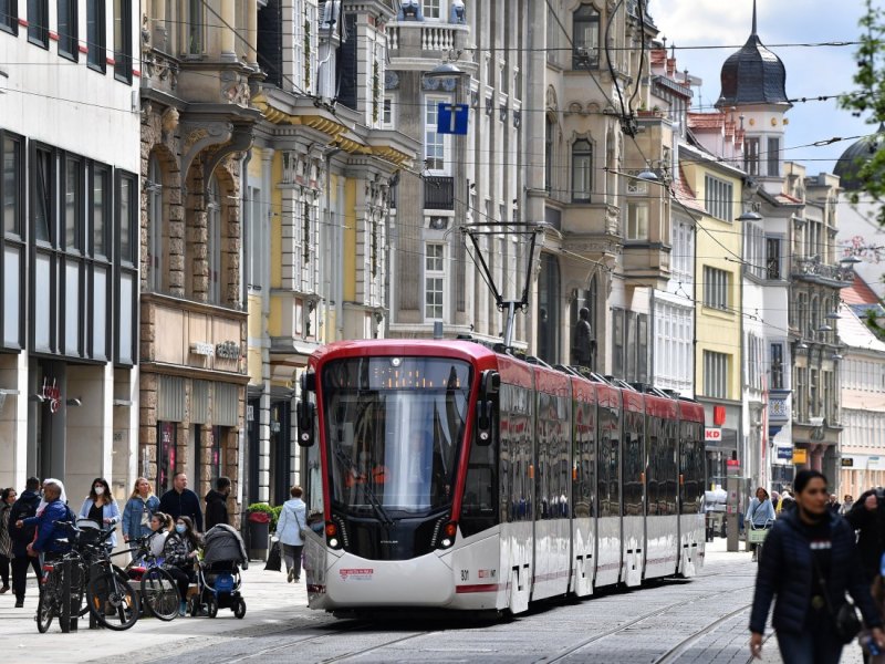 Erfurt-Straßenbahn.jpg