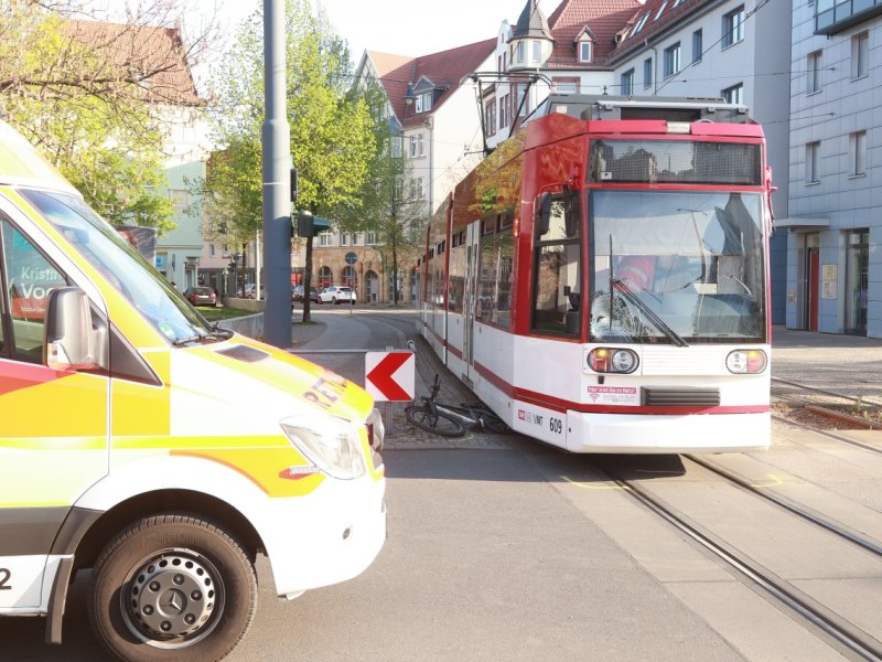Erfurt Unfall Straßenbahn.JPG