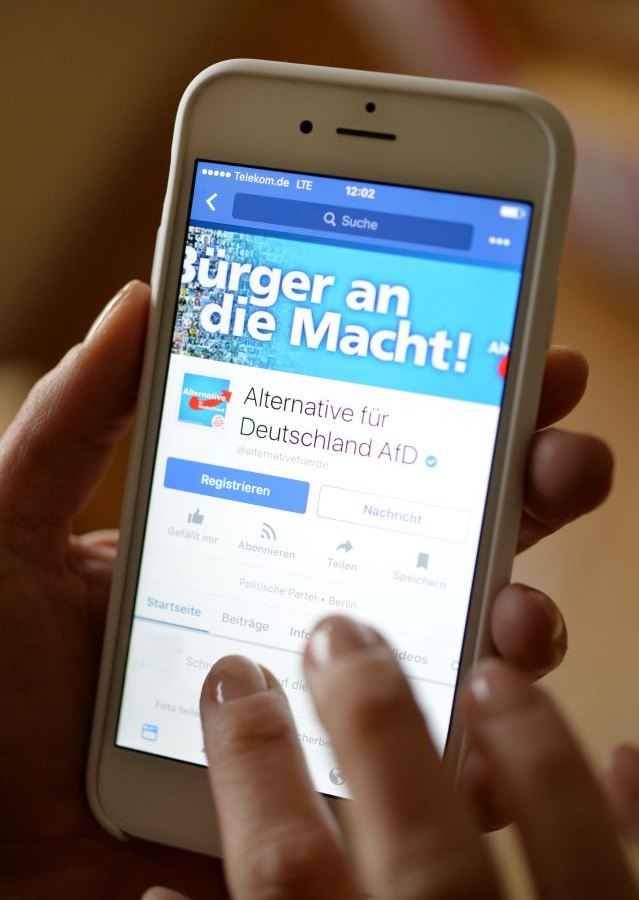 Facebook AfD Handy