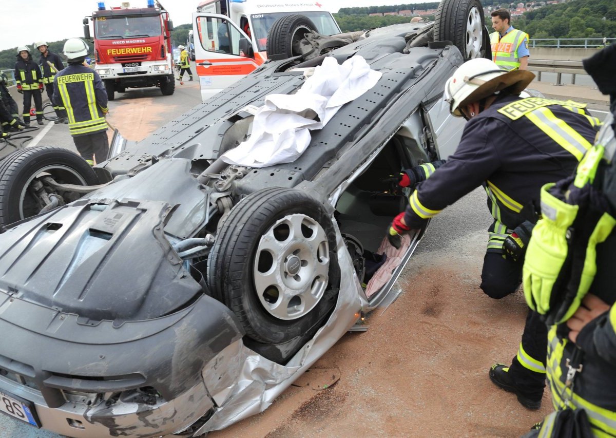 Feuerwehr Autowrack bergen.jpg