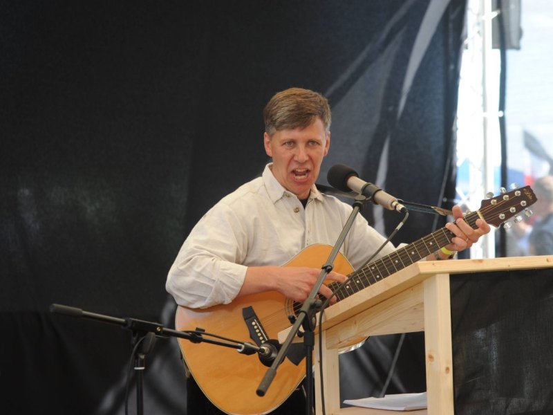 Frank Rennicke rechter Liedermacher und NPD Mitglied