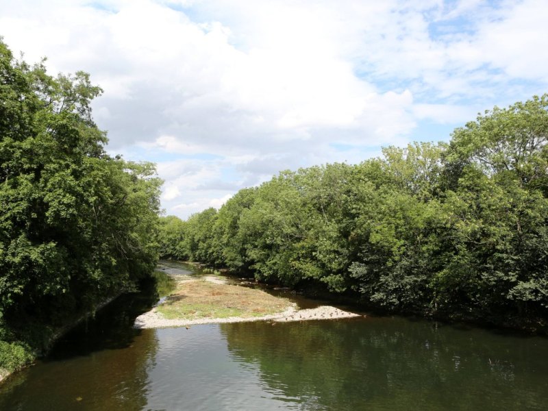 Gera Fluss in Erfurt.jpg