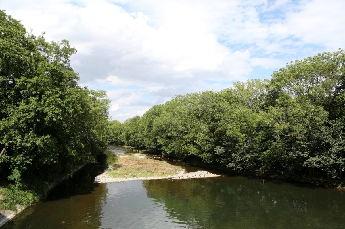 Gera Fluss in Erfurt.jpg