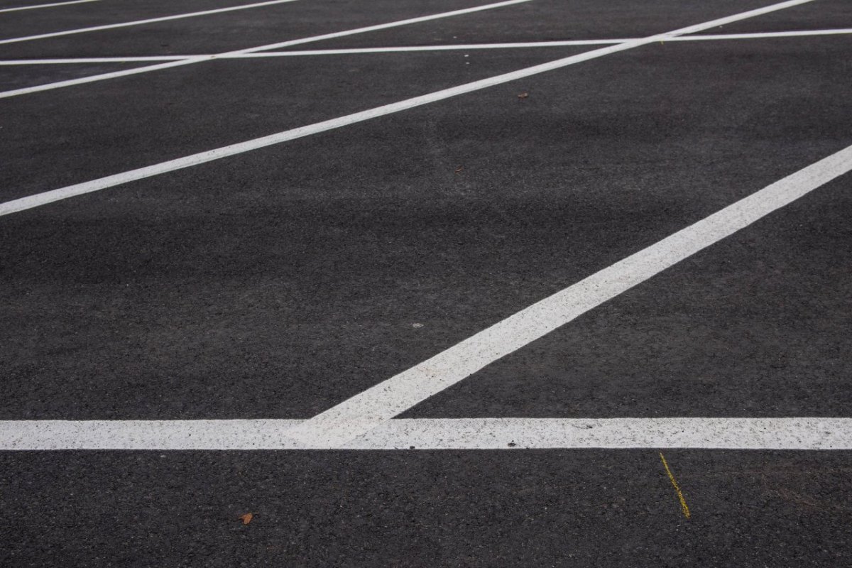 Gotha Kinder springen Mauer Supermarktparkplatz Autounfall verletzt Blaulicht Polizei Thüringen