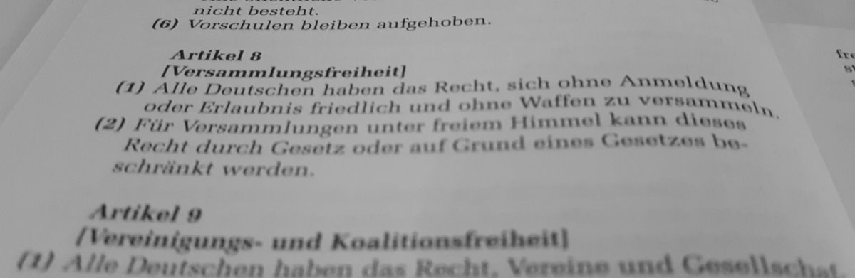 Grundgesetz, Versammlungsfreiheit, Versammlungsrecht, Versammlung, Demo, Demonstration, GG, Artikel 8, Symbolfoto, Symbol, Symbolbild