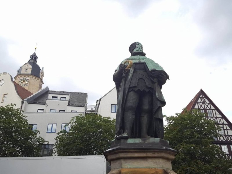 Hanfried Statue auf dem Marktplatz in Jena