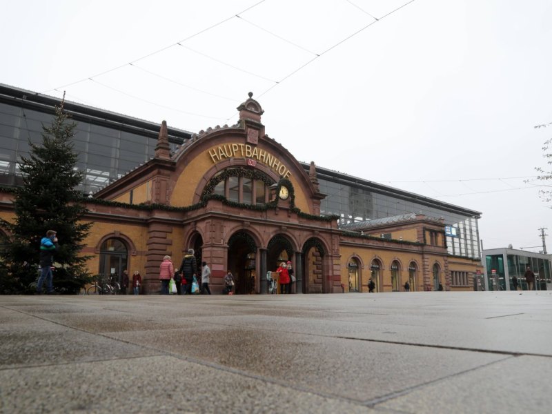 Hauptbahnhof Erfurt.jpg
