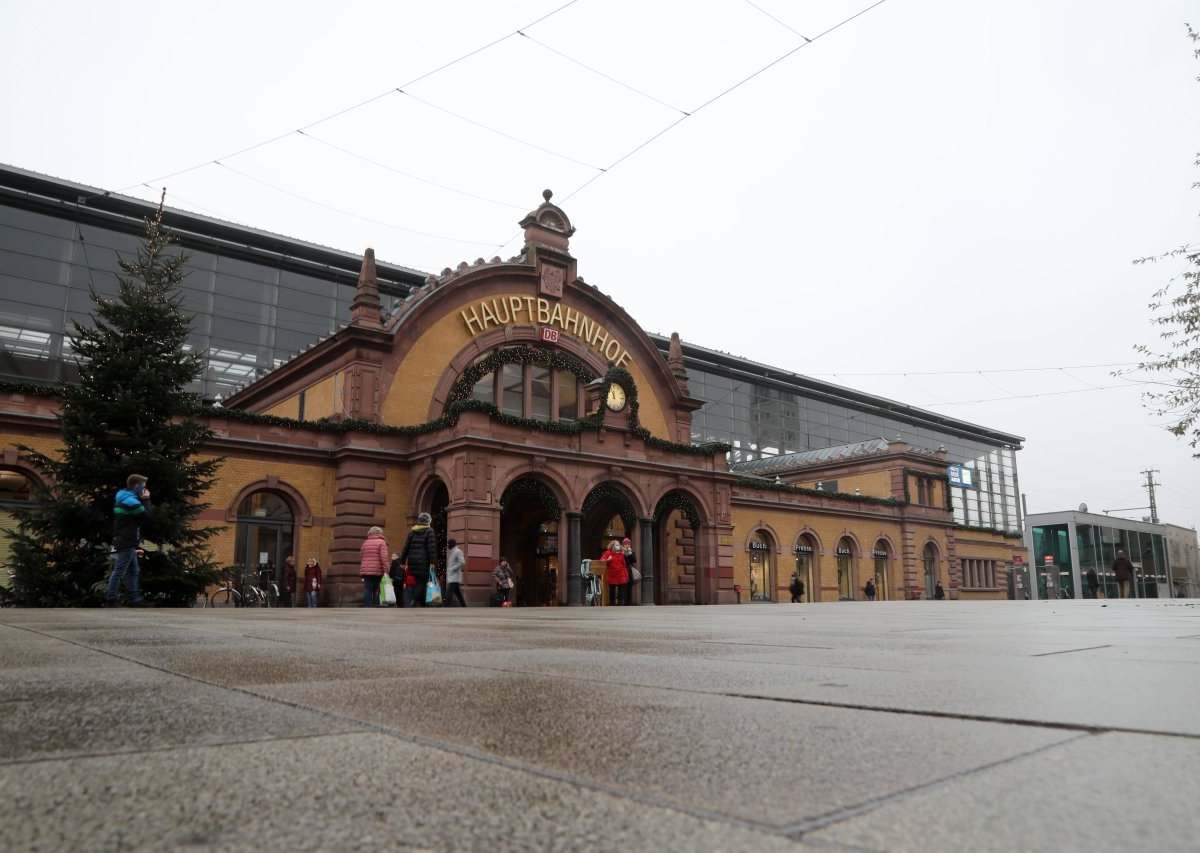 Hauptbahnhof Erfurt.jpg