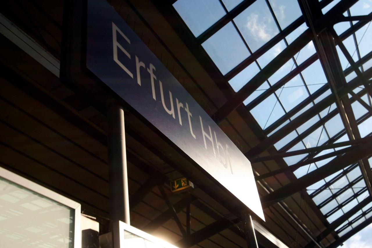 Die Polizei konnte den Spanner vom Hauptbahnhof Erfurt schnappen. 