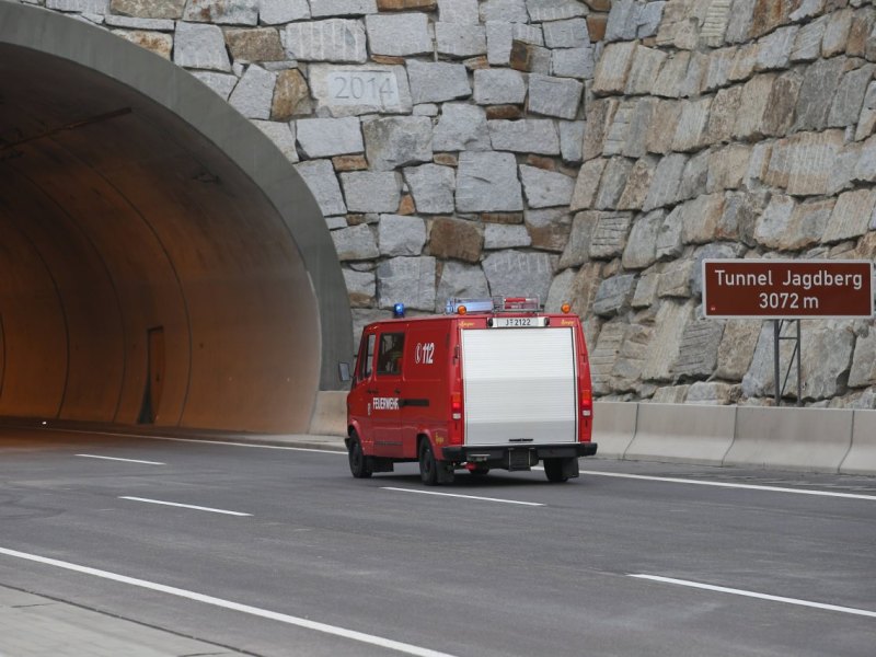 Lkw-Brand im Jagdbergtunnel