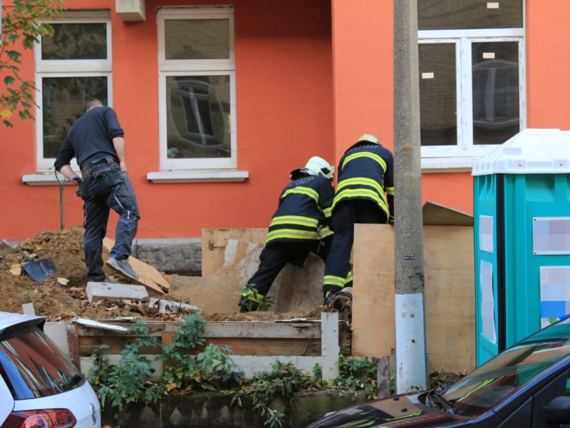 Mann in Baugrube in Erfurt verschüttet