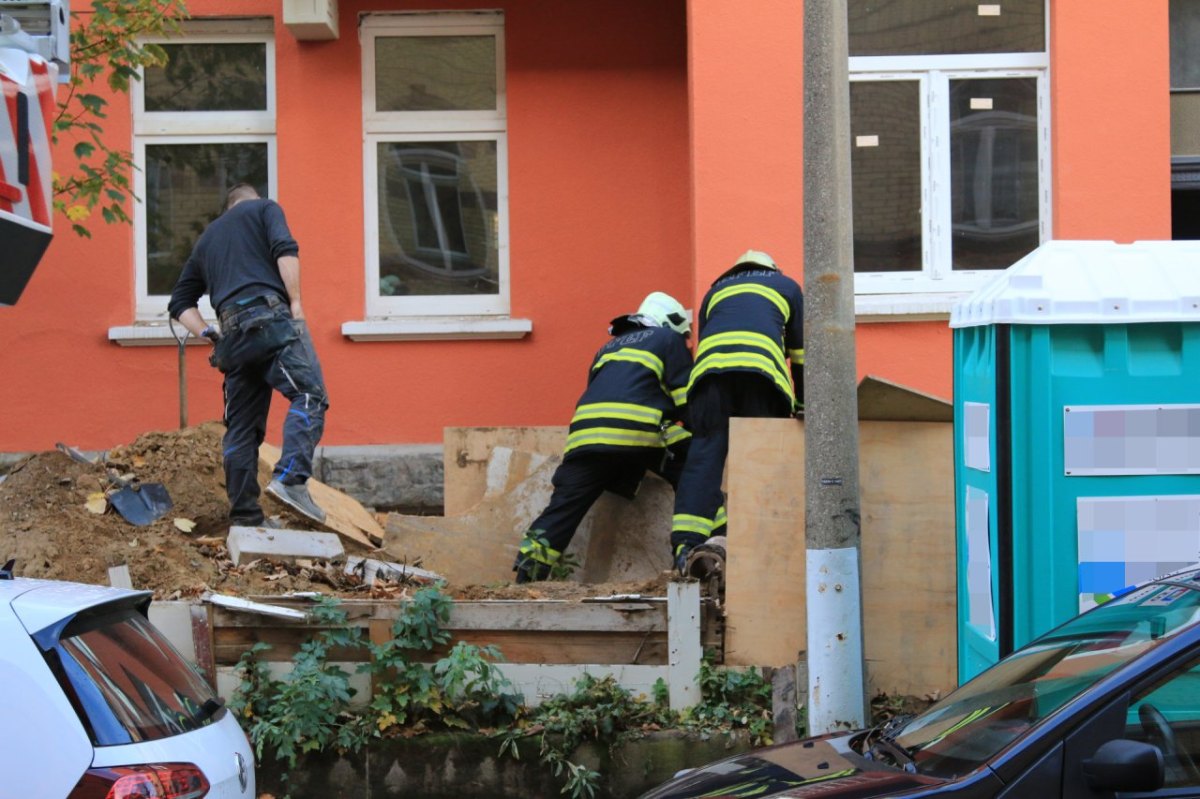 Mann in Baugrube in Erfurt verschüttet