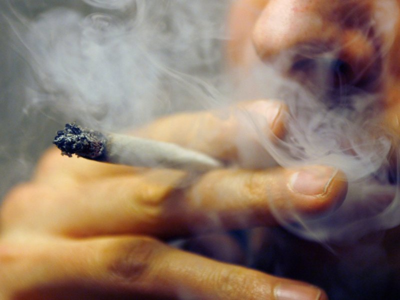 Marihuana_Kiffen_Joint_Symbolfoto.jpg