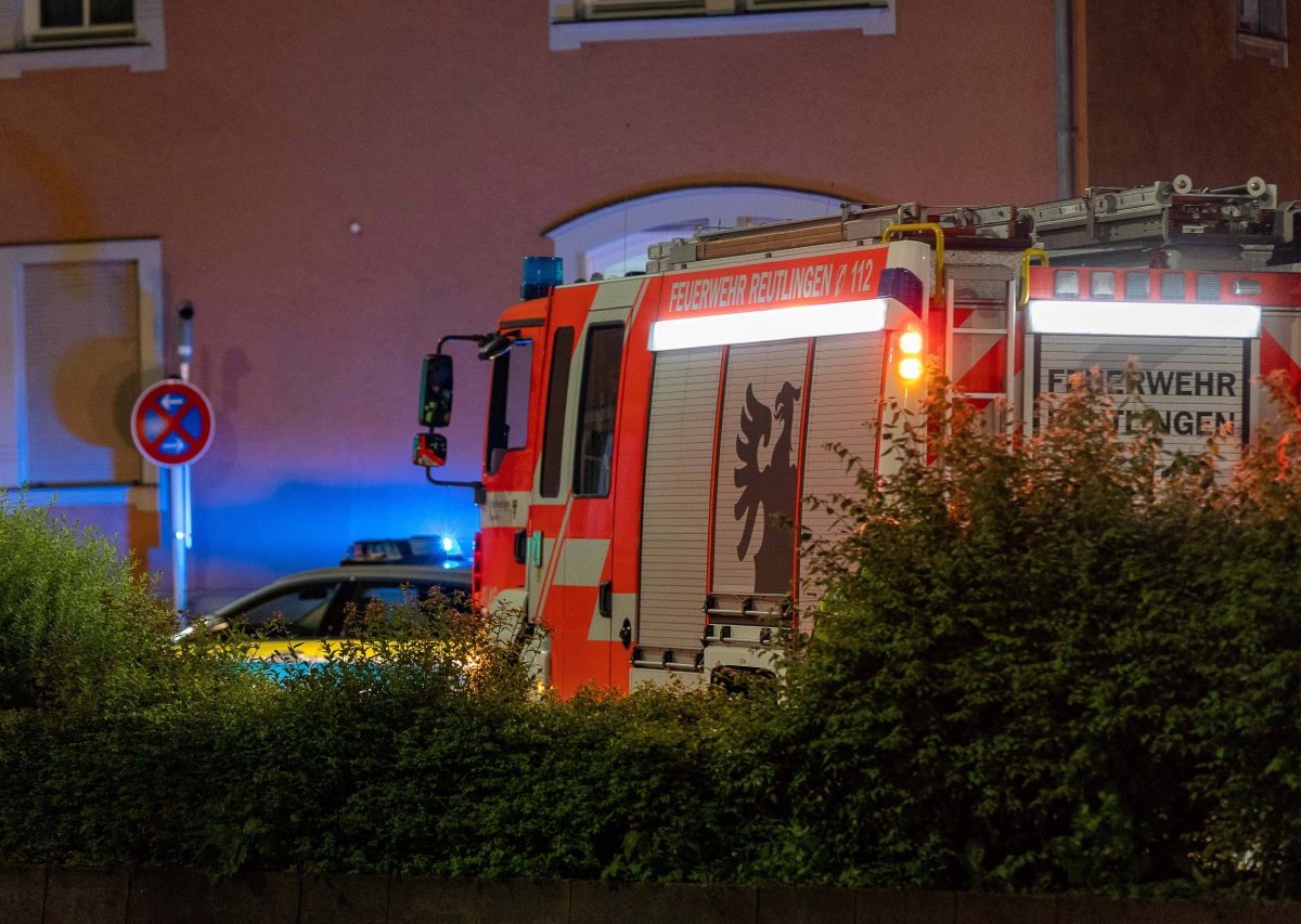 Meiningen Feuerteufel Feuer Mülltonnen Feuerwehr Polizei Blaulicht