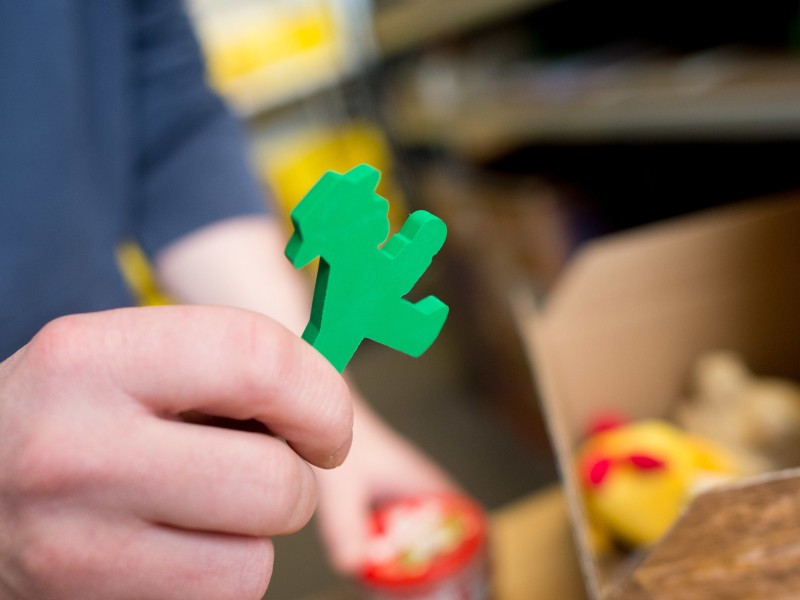 Das DDR-Ampelmännchen darf natürlich nicht fehlen. Foto:  Klaus-Dietmar Gabbert/dpa