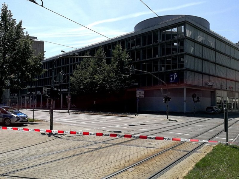 Parkhaus am Anger in Erfurt abgesperrt