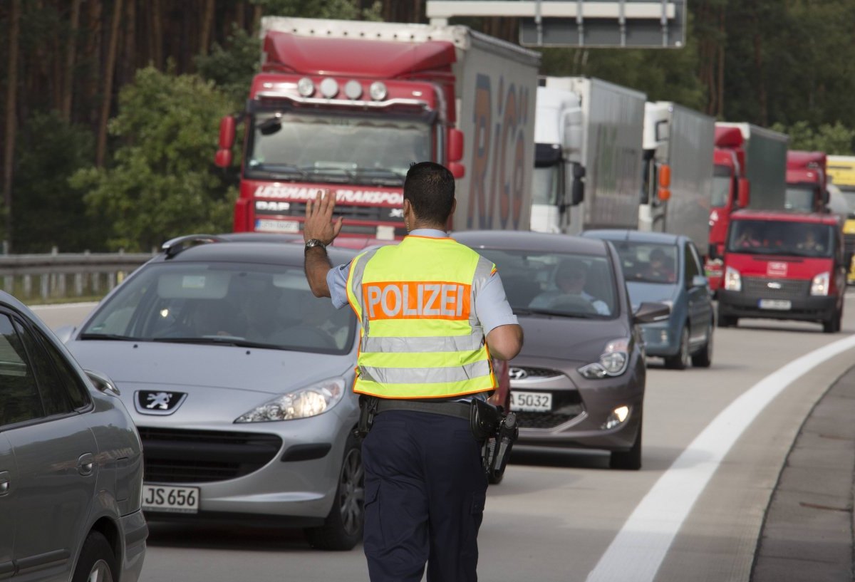 Polizei Autobahn Symbolbild