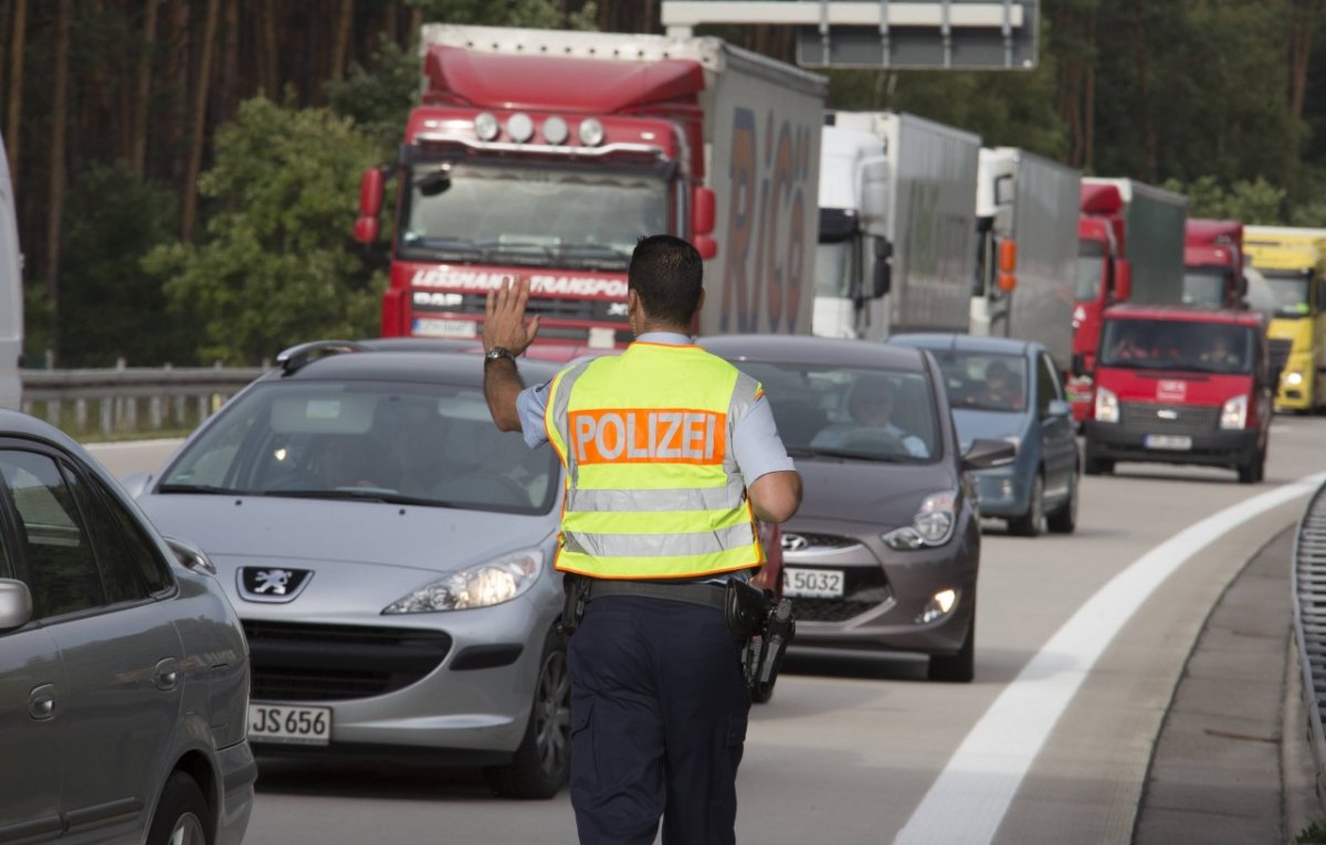 Polizei Autobahn Symbolbild