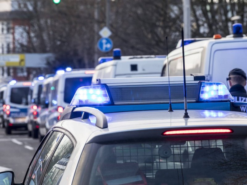 Polizei Großeinsatz Großaufgebot Streifenwagen