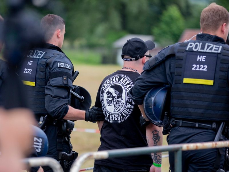 Rechtsrock-Festival in Themar - Polizei nimmt Neonazi in Gewahrsam.jpg