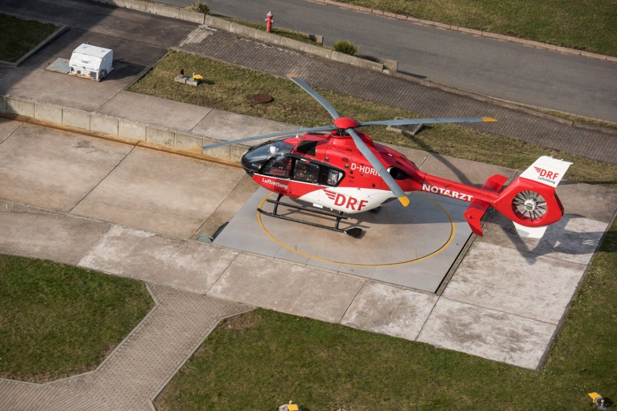 Rettungshubschrauber Christoph 37 Südharz Klinikum Nordhausen Stützpunkt Blaulicht Symbol Symbolfoto Symbolbild Helikopter Hubschrauber Landeplatz