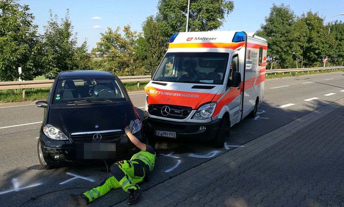 Rettungswagen_Unfall.jpg