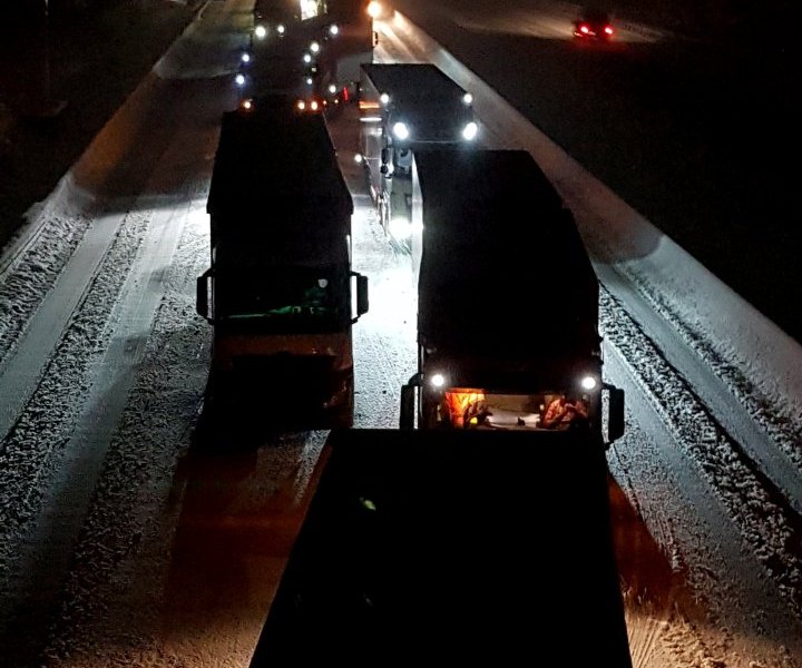Schnee Lkw Autobahn Stau