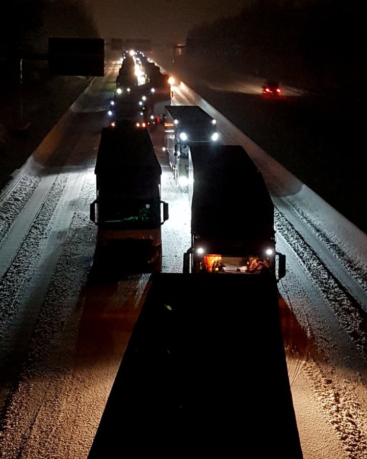 Schnee Lkw Autobahn Stau