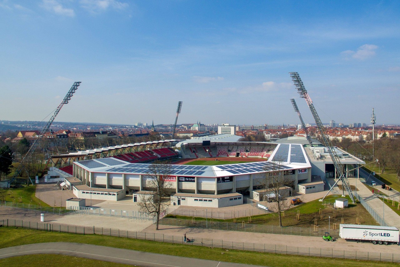 Blick auf das zur Multifunktionsarena umgebaute Steigerwaldstadion in Erfurt.