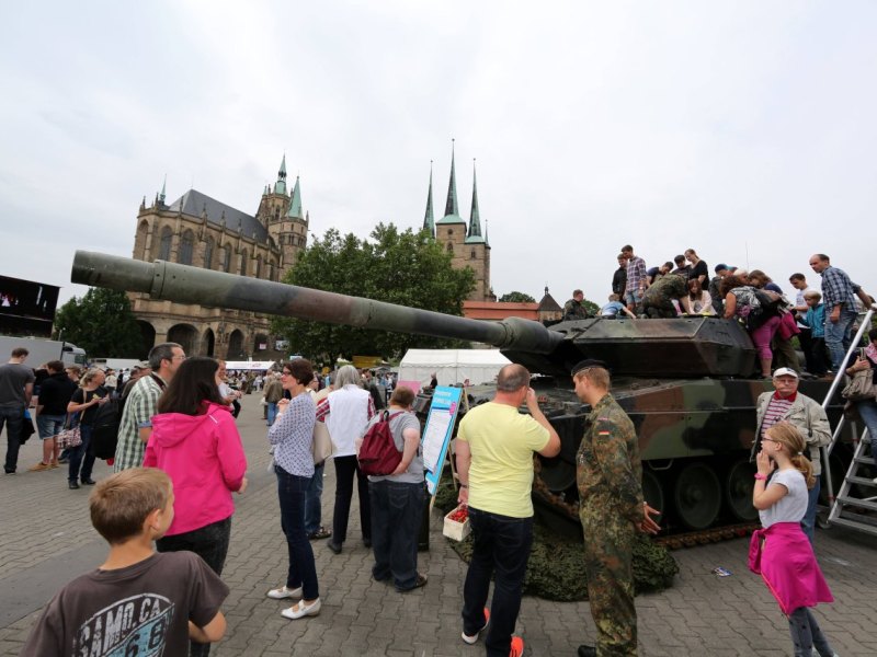 Tag der Bundeswehr auf dem Domplatz in Erfurt