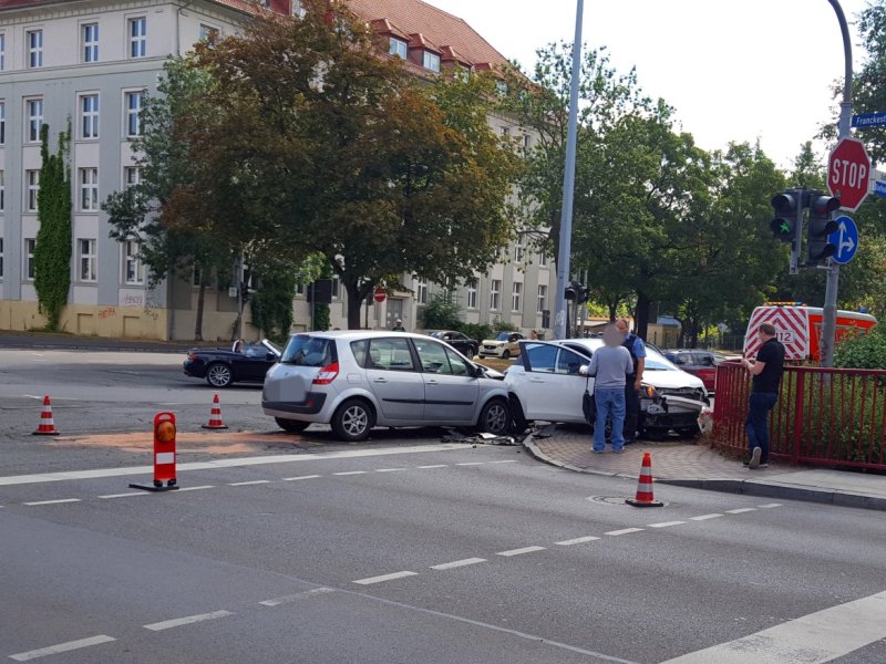Unfall Erfurt Stauffenberg Allee Juri-Gagarin Ring (2).jpg