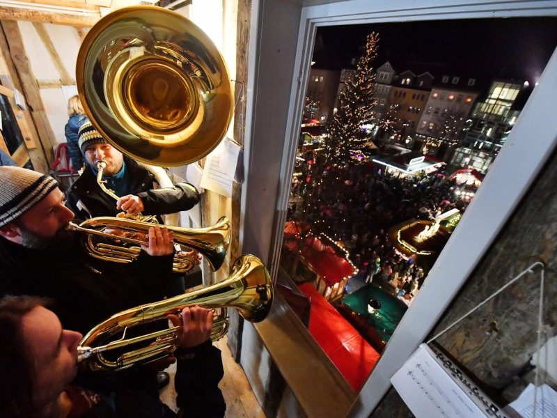 Weihnachtsmarkt  Jena turmblasen