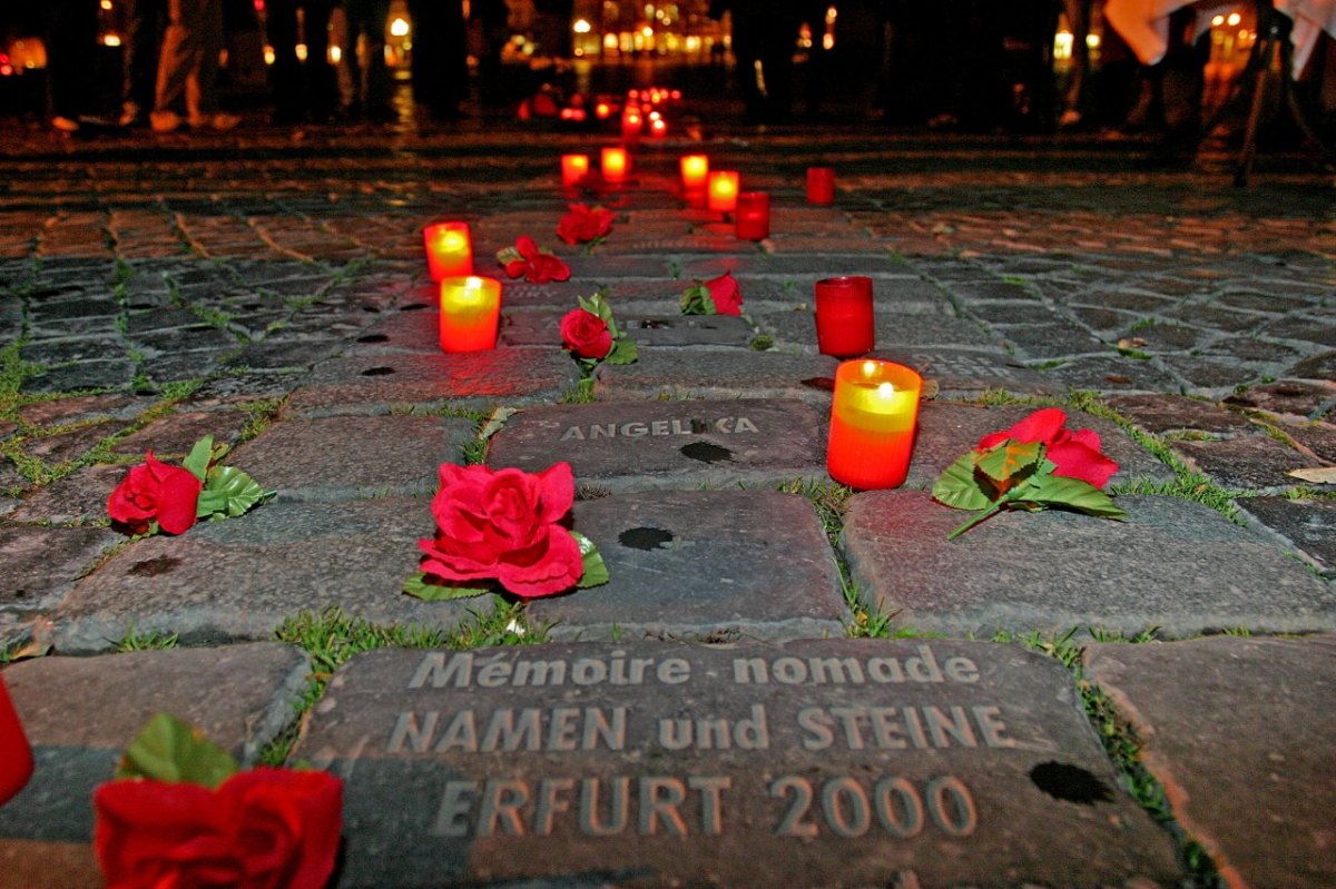 WeltAidstag Erfurt Domplatz, Gedenksteine.jpg