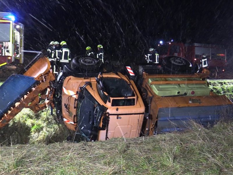 Winterdienst Schneepflug verunglückt Saale Holzland 9.1 (1).jpg