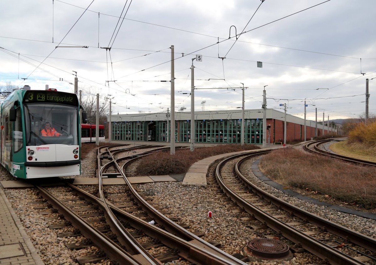 erfurt straßenbahn.jpg