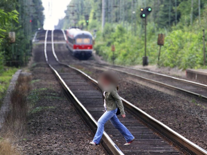 frau gleise erfurt thüringen bundespolizei lebensgefahr