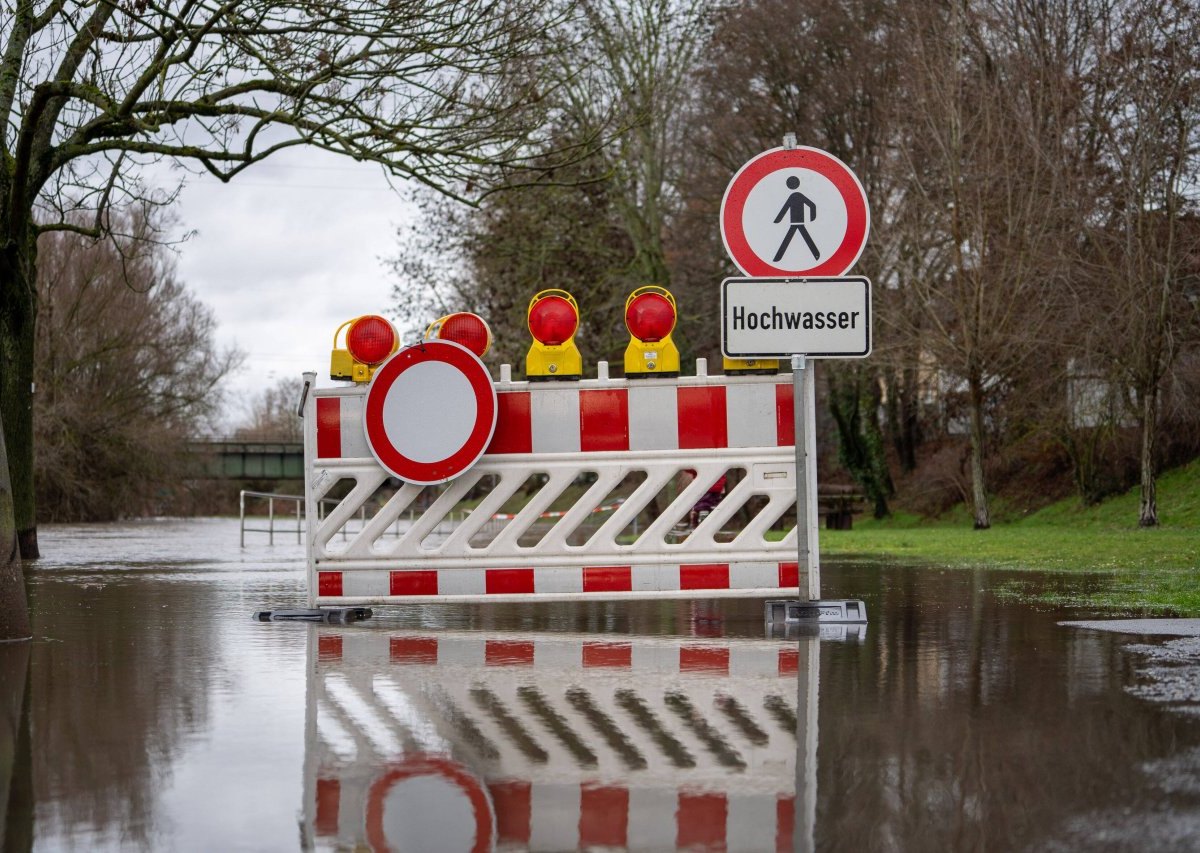 hochwasser schild meiningen thüringen