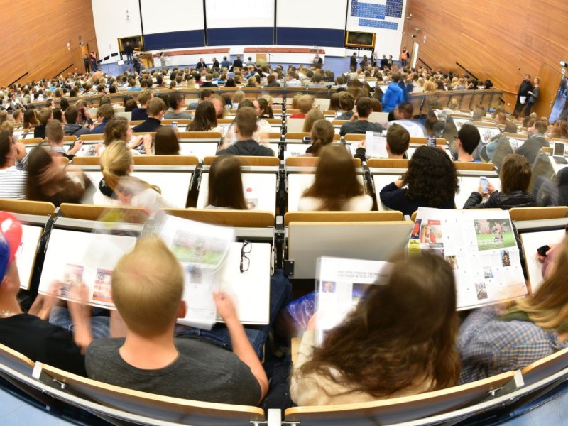 hoersaal_dpa.jpg