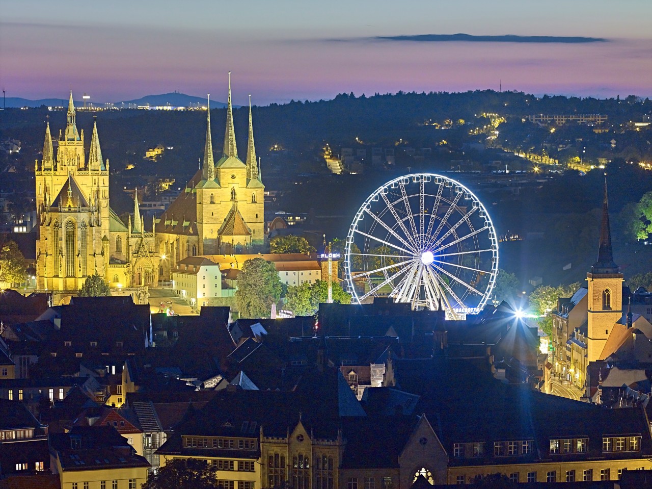 Das Riesenrad gehört zum Oktoberfest einfach dazu. (Archivbild)